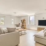 빌라 Mikon Luxury Alikí